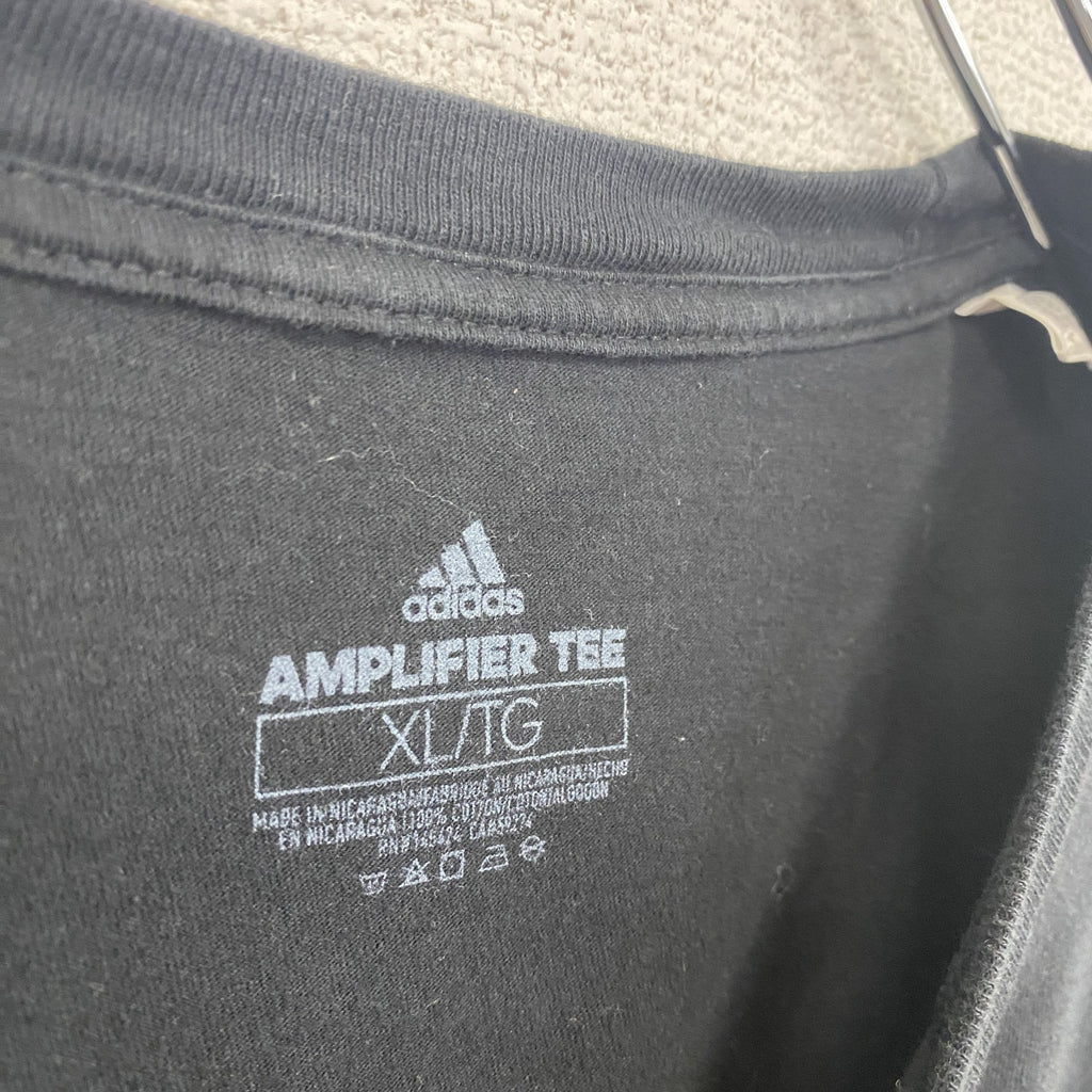 古着 used　adidas アディダス　半袖プリントTシャツ　スリー ストライプ　カジュアル　クルーネック　黒　XLサイズ
