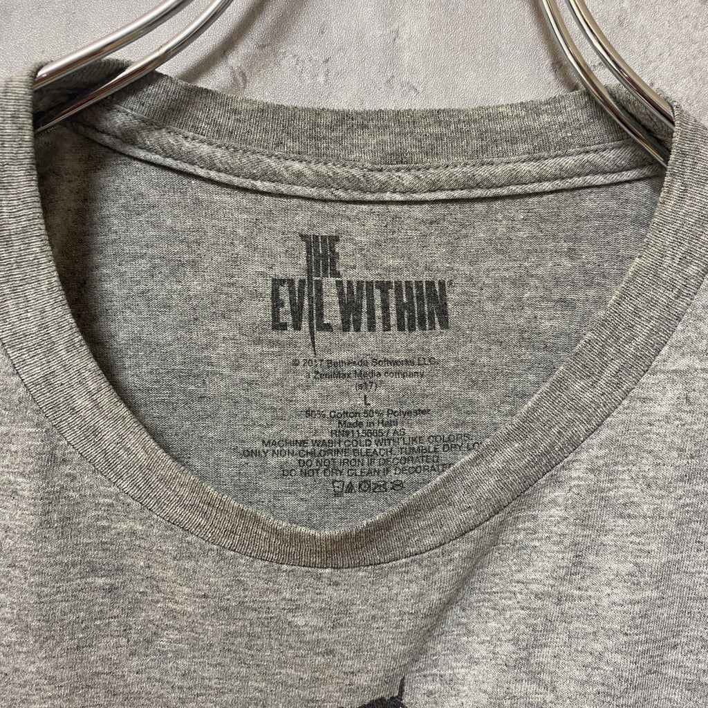 古着 used　The Evil Within　半袖　プリントTシャツ　グレー　キャラクター　ロゴT　レトロ　デザイン　ストリート　クルーネック　春夏服　メンズ　レディース