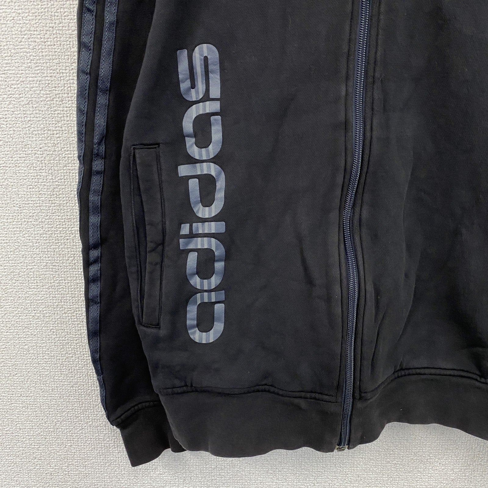 00s　adidas　アディダス　トラックジャケット/ジャージ　パフォーマンスロゴ　ヴィンテージ　黒　ブラック　Oサイズ
