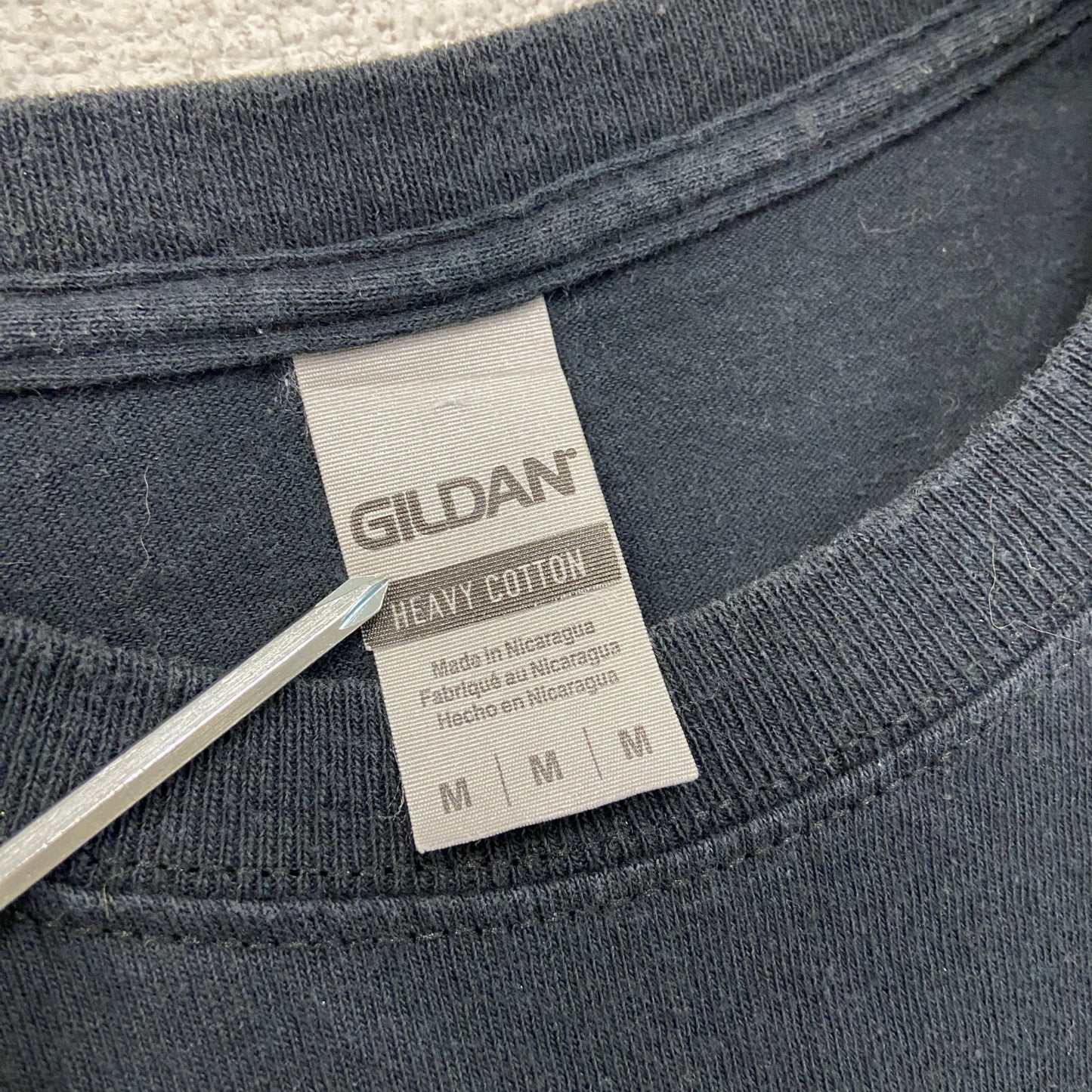 GILDAN　ギルダン　半袖アニマルプリントTシャツ　漢字プリント　虎　トラ　野蛮人　クルーネック　黒　ブラック　Mサイズ