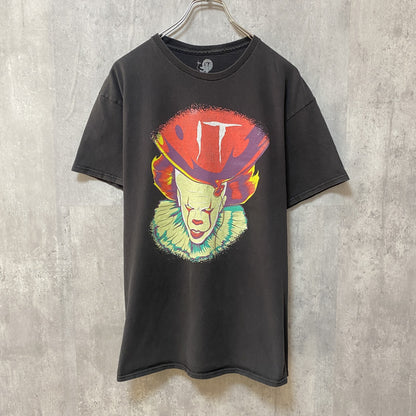 古着 used　IT イット　半袖ムービープリントTシャツ　黒　ブラック　ホラー　映画　ペニーワイズ　キャラクター　レトロデザイン