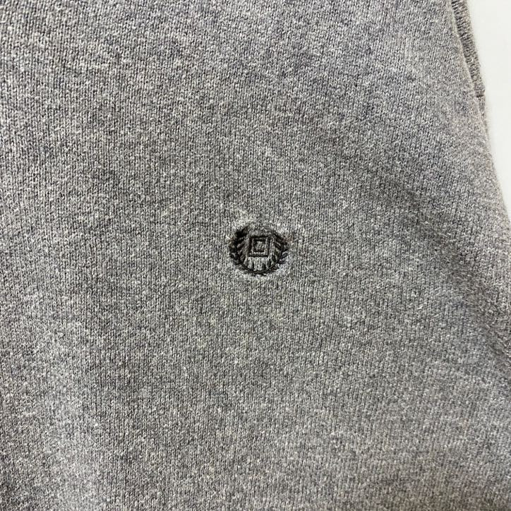 古着 used　CHAPS チャップス　長袖Vネックニット　セーター　ワンポイントロゴ刺繍　グレー　ビッグシルエット　XLサイズ