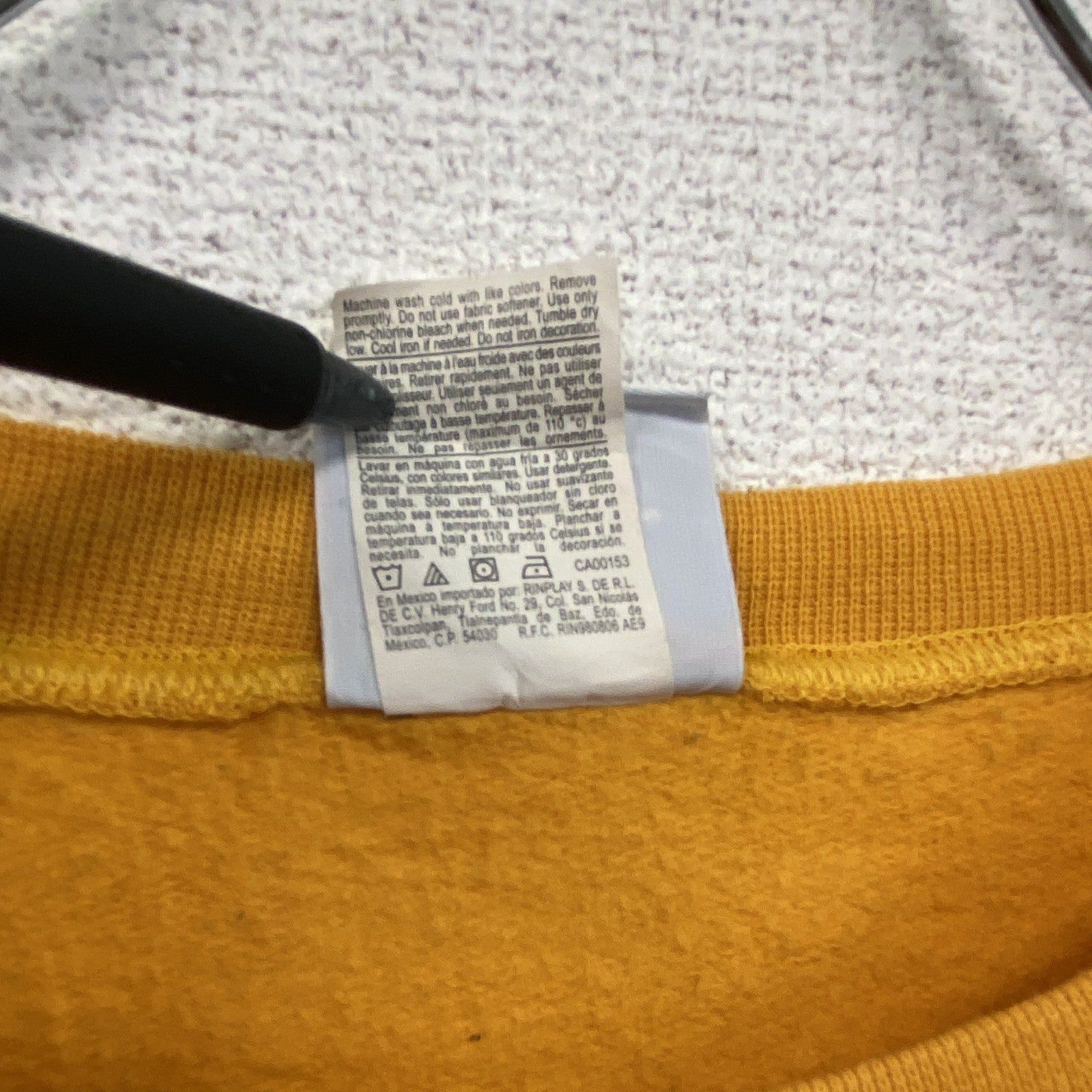 champion　チャンピオン　スウェット/トレーナー　ワンポイント刺繍　黄色　イエロー　XLサイズ