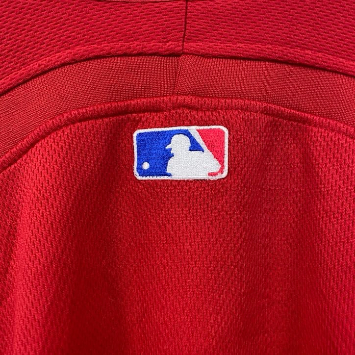 古着 used　Majestic　MLB　フィリーズ　長袖ベースボールシャツ　ワンポイント刺繍カットソー　野球　赤　レッド