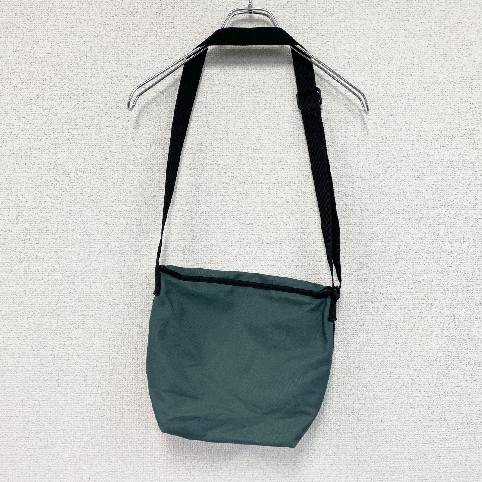 OUTDOOR　アウトドア　ショルダーバッグ　緑　グリーン