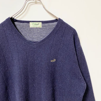 古着 used　長袖Vネックニット　セーター　ワンポイントロゴ刺繍　ネイビー　紺　Lサイズ