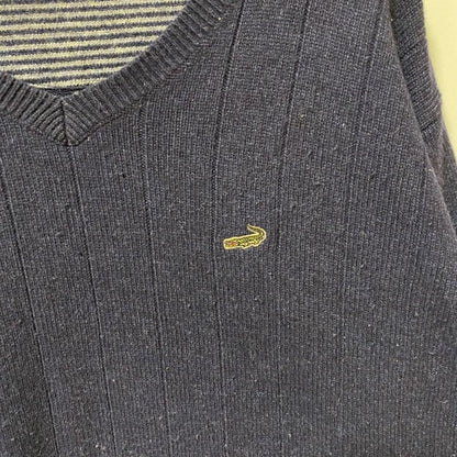 古着 used　長袖Vネックニット　セーター　ワンポイントロゴ刺繍　ネイビー　紺　Lサイズ