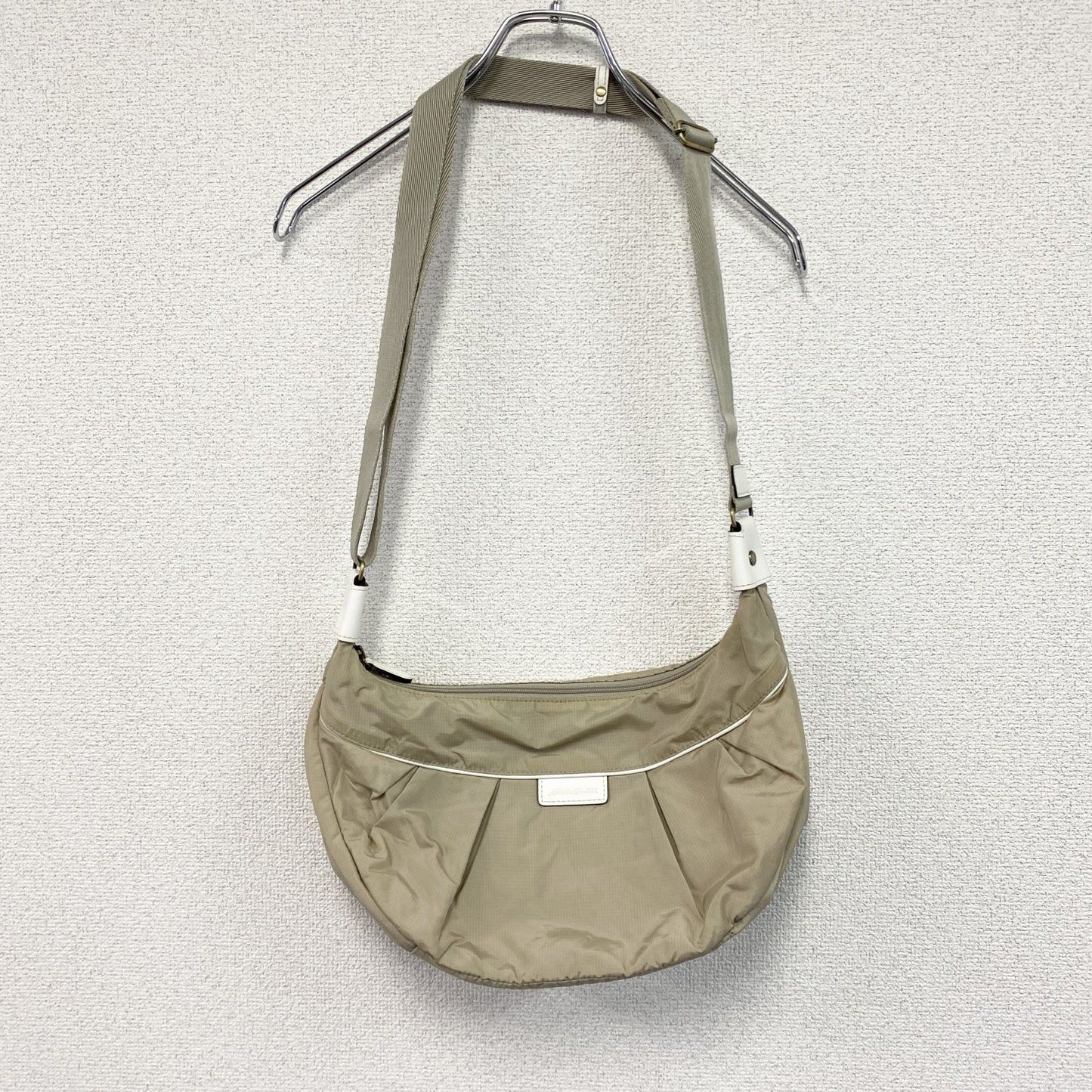 Eddie Bauer　エディーバウアー　ショルダーバッグ　ベージュ