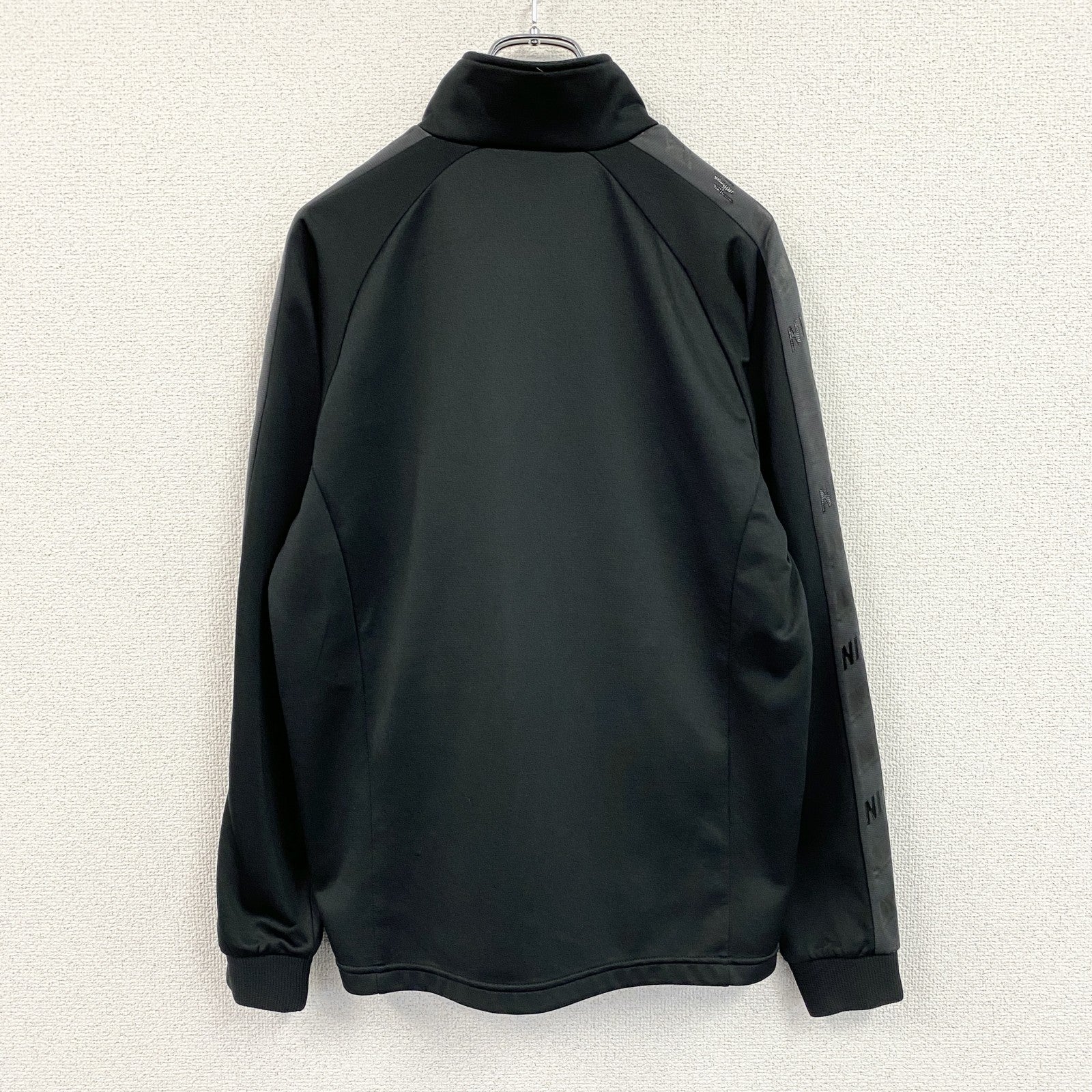 NIKE　ナイキ　DRI-FIT　トラックジャケット/ジャージ　スウッシュ　黒　ブラック　Mサイズ