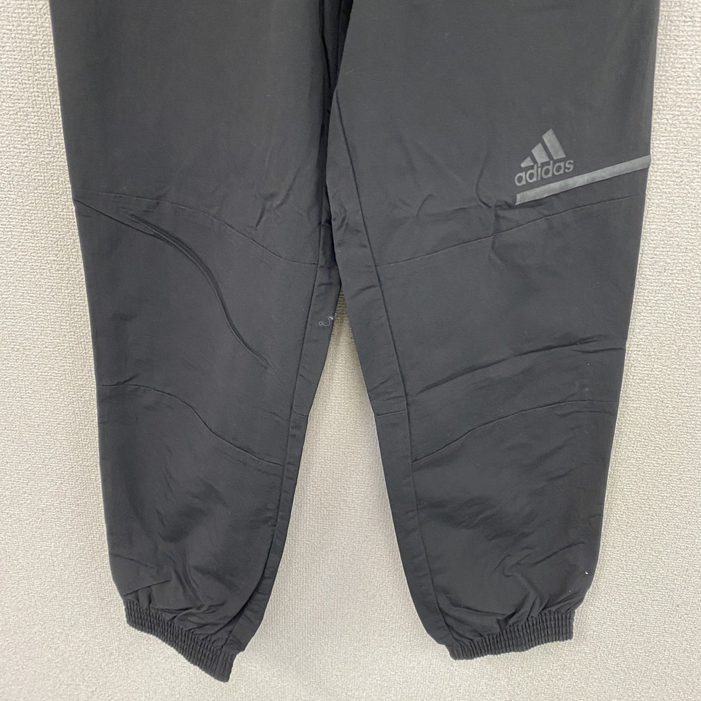 adidas　アディダス　ナイロンパンツ　　パフォーマンスロゴ　黒　ブラック　Mサイズ