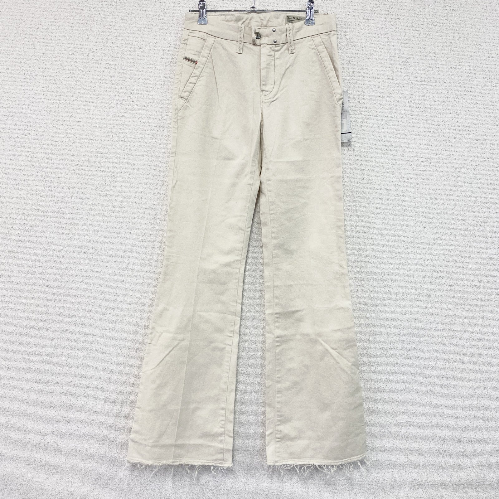 DIESEL　ディーゼル　FLAIRLEGG　フレアデニムパンツ/ジーンズ　ジップフライ　白　ホワイト　W24サイズ