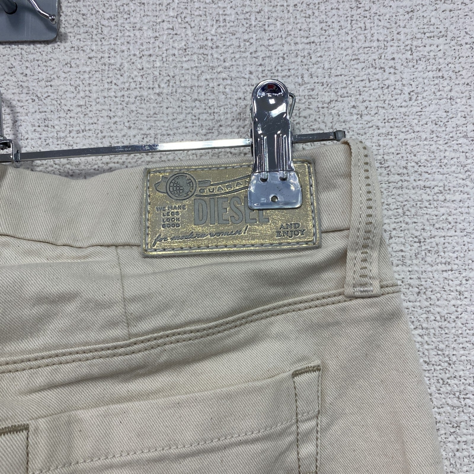 DIESEL　ディーゼル　FLAIRLEGG　フレアデニムパンツ/ジーンズ　ジップフライ　白　ホワイト　W24サイズ