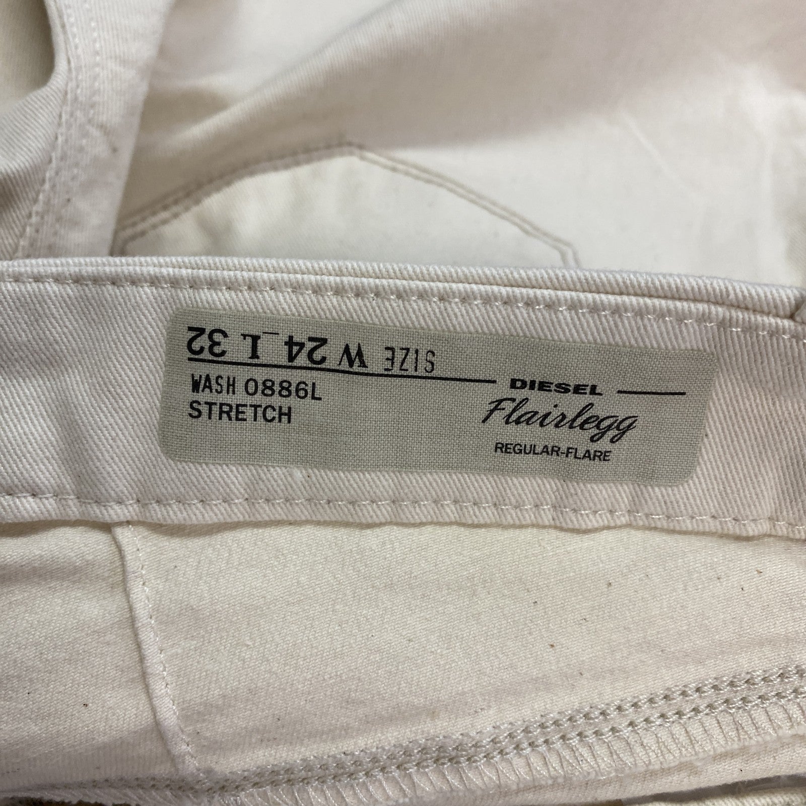 DIESEL　ディーゼル　FLAIRLEGG　フレアデニムパンツ/ジーンズ　ジップフライ　白　ホワイト　W24サイズ