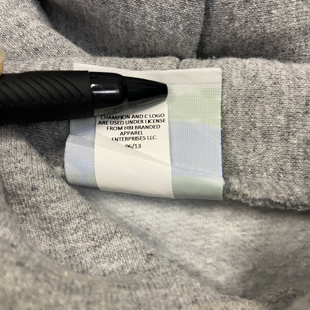 champion　チャンピオン　スウェットパーカー/フーディー　カレッジロゴ　刺繍ロゴ　現行　灰色　グレー　Lサイズ