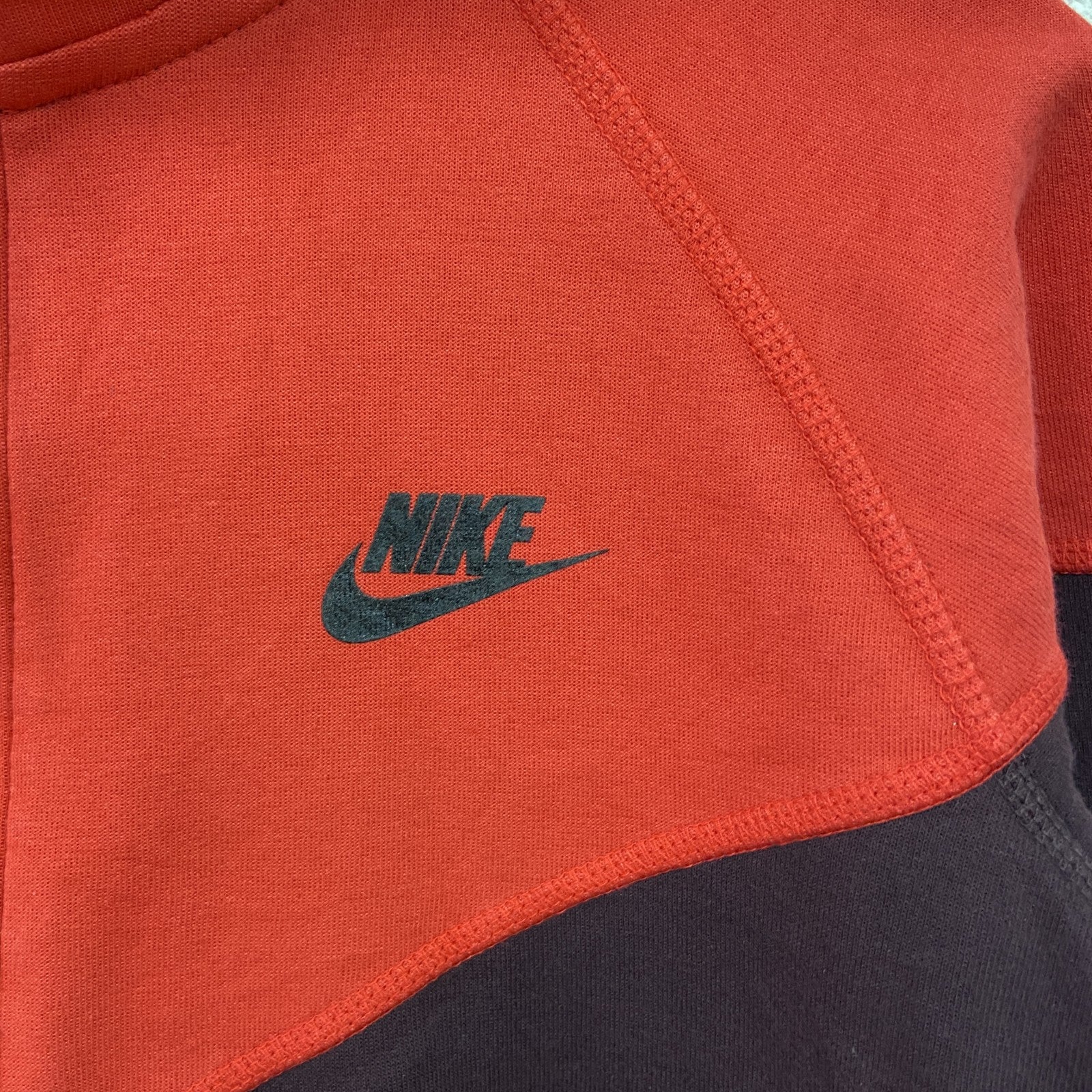 NIKE　ナイキ　フルジップスウェットパーカー　赤　レッド　ボルドー　Lサイズ