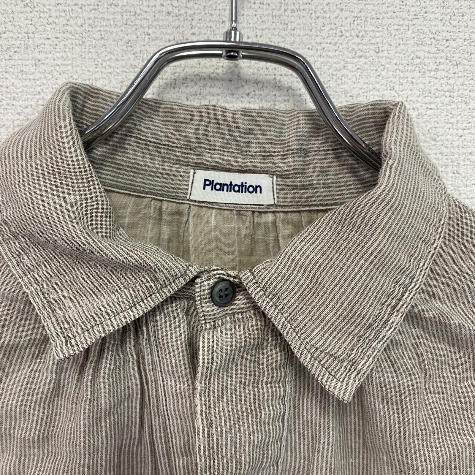 Plantation　プランテーション　ハーフボタン長袖シャツ　ストライプ　ライトブラウン
