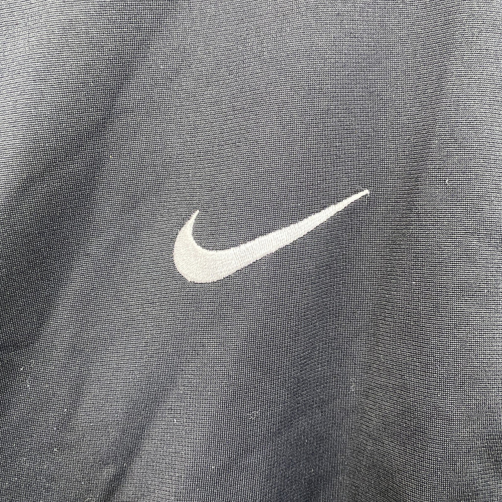 古着 used　NIKE　ナイキ　長袖ワンポイント刺繍ジャージ　フルジップトラックジャケット　ハイネック　黒　ブラック　Mサイズ