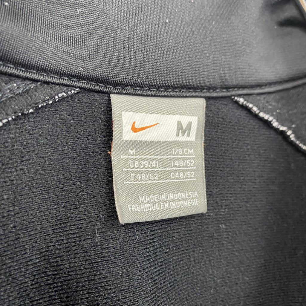 古着 used　NIKE　ナイキ　長袖ワンポイント刺繍ジャージ　フルジップトラックジャケット　ハイネック　黒　ブラック　Mサイズ