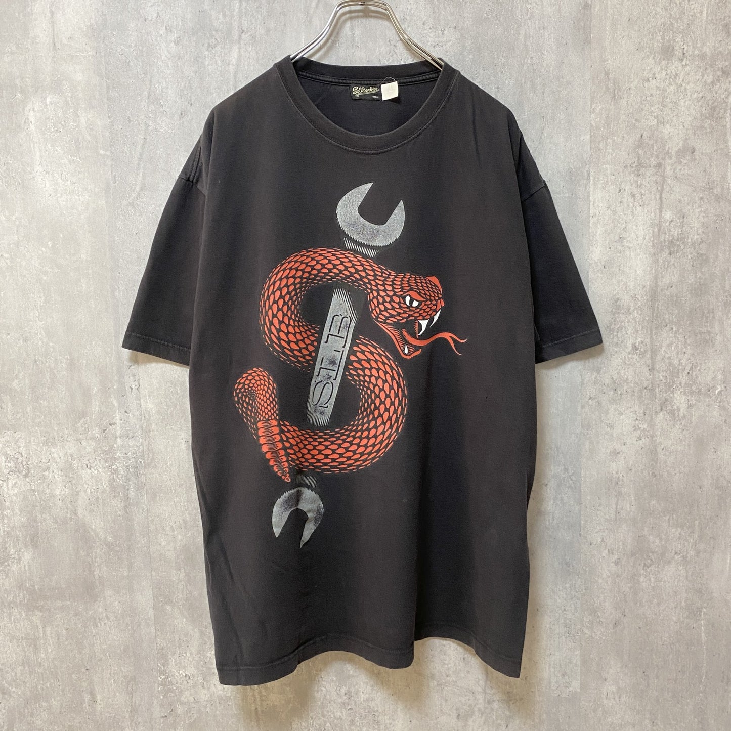 古着 used　USA製　半袖プリントTシャツ　蛇柄　黒　ブラック　レトロデザイン　クルーネック　XLサイズ