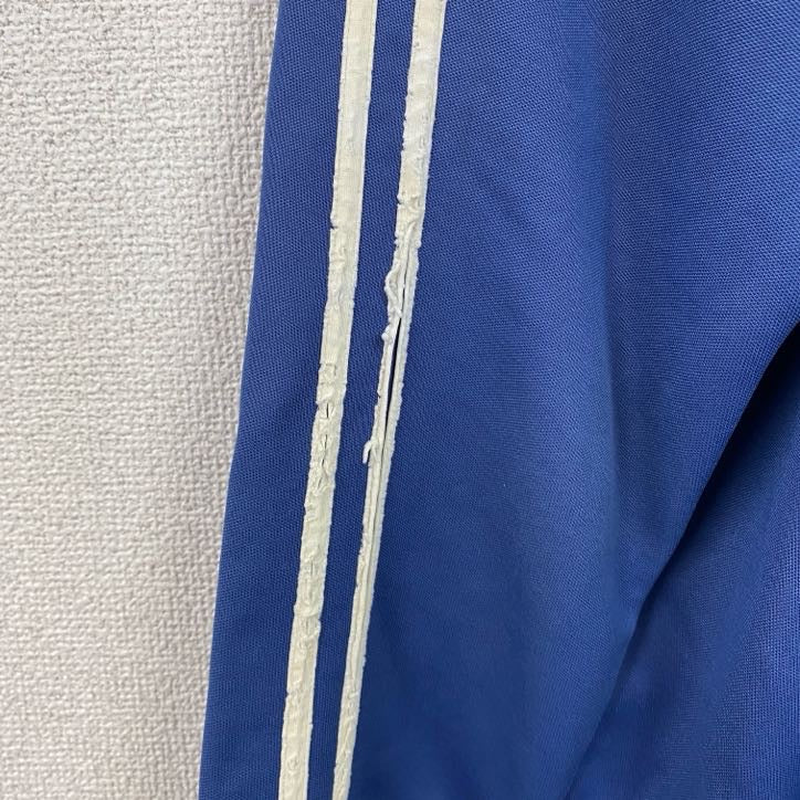 古着 used　FRED PERRY　長袖トラックジャケット　スポーツ　ジャージ　ワンポイントロゴ刺繍　青　ブルー　Sサイズ