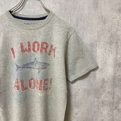 古着 used　NAUTICA　ノーティカ　半袖プリントTシャツ　サメ　鮫　グレー　レトロデザイン　クルーネック　Lサイズ