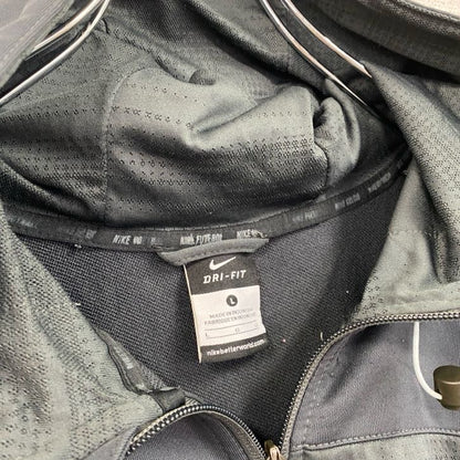 古着 used　NIKE　ナイキ　長袖フルジップパーカー　スポーツ　ジャージ　ワンポイント　DRI-FIT　Lサイズ