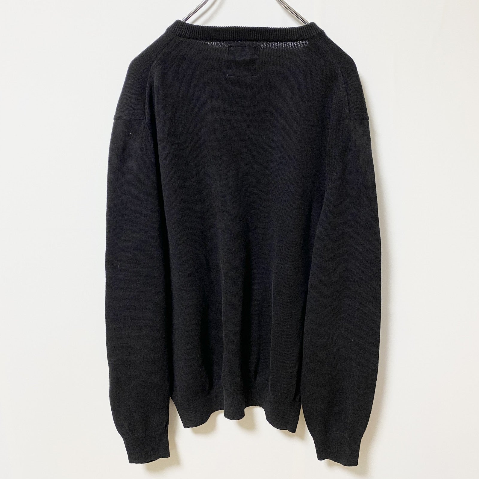 古着 used　EXPRESS　長袖Vネックニット　セーター　ワンポイントロゴ刺繍　黒　ブラック　秋冬服　Lサイズ