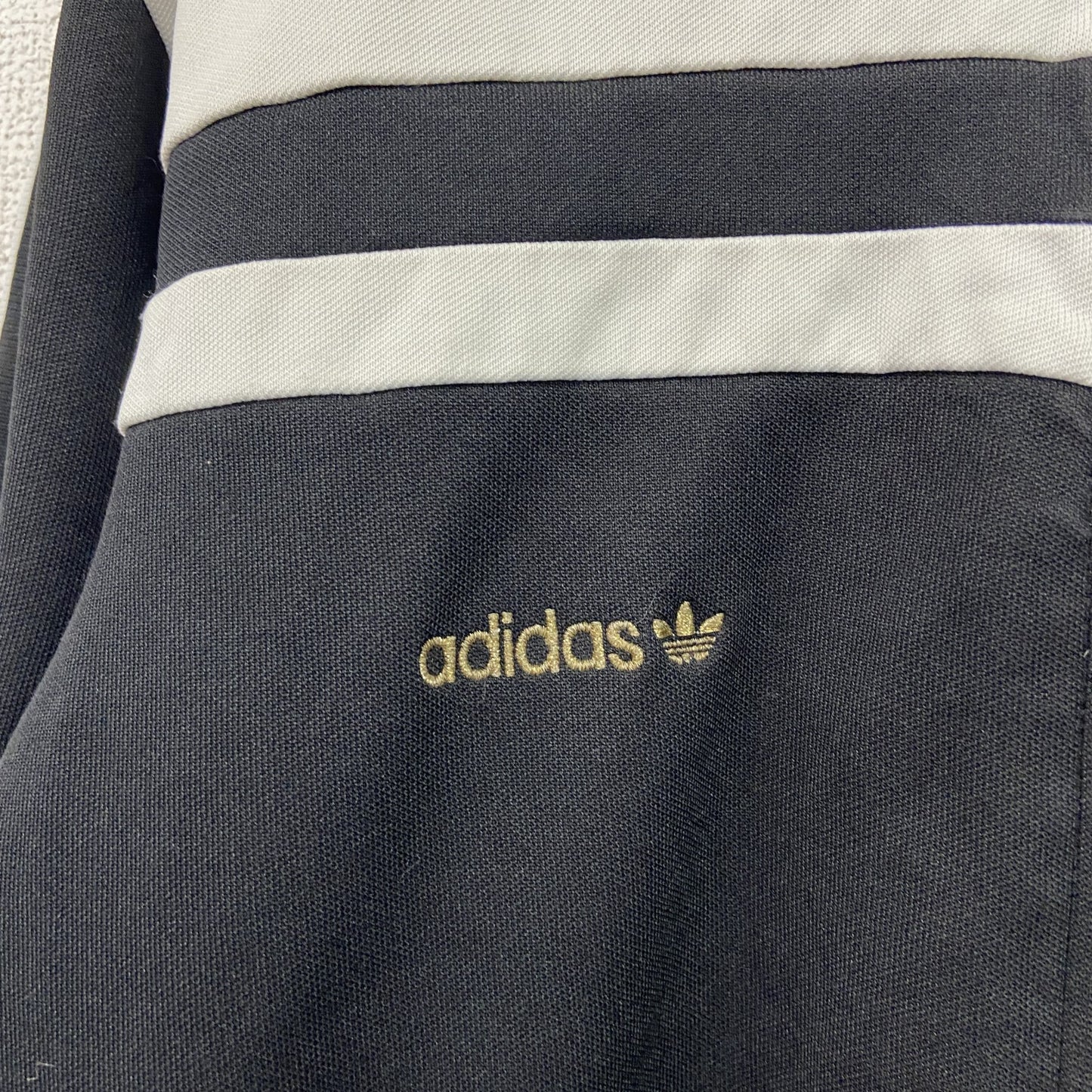 00s　adidas　アディダス　トラックジャケット/ジャージ　刺繍ロゴ　ヴィンテージ　黒　ブラック　白　ホワイト　Mサイズ