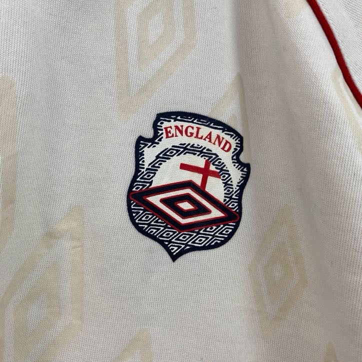 古着 used　umbro　アンブロ　長袖スウェット　フルジップ　ジャージ　ワンポイントロゴ　白　ホワイト　Lサイズ