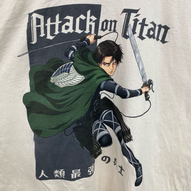古着 used　進撃の巨人　リヴァイ兵長　半袖アニメプリントTシャツ　キャラクターデザイン　クルーネック　白　ホワイト　Lサイズ