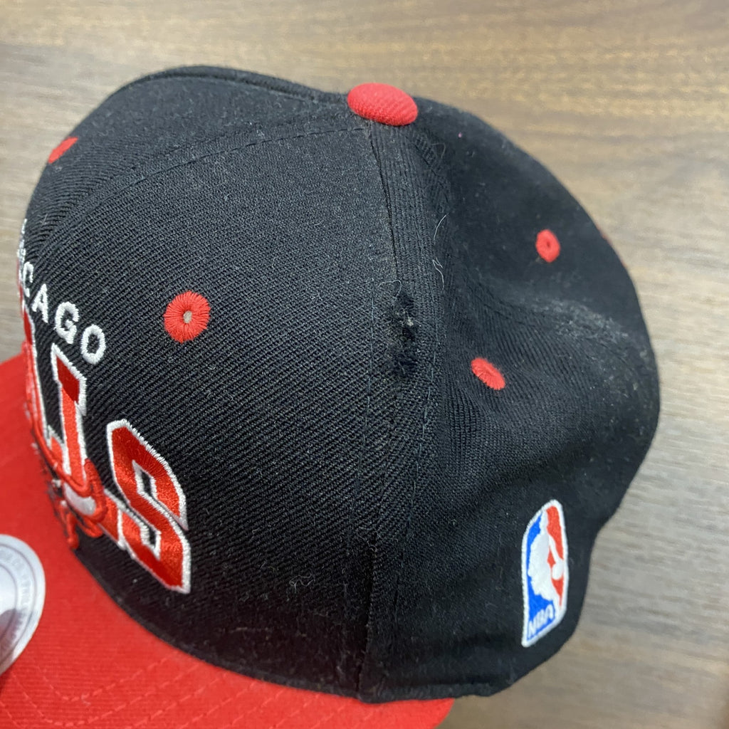 Chicago Bulls　シカゴブルス　NBA　6パネルキャップ　ベースボールキャップ　黒　ブラック　赤　レッド