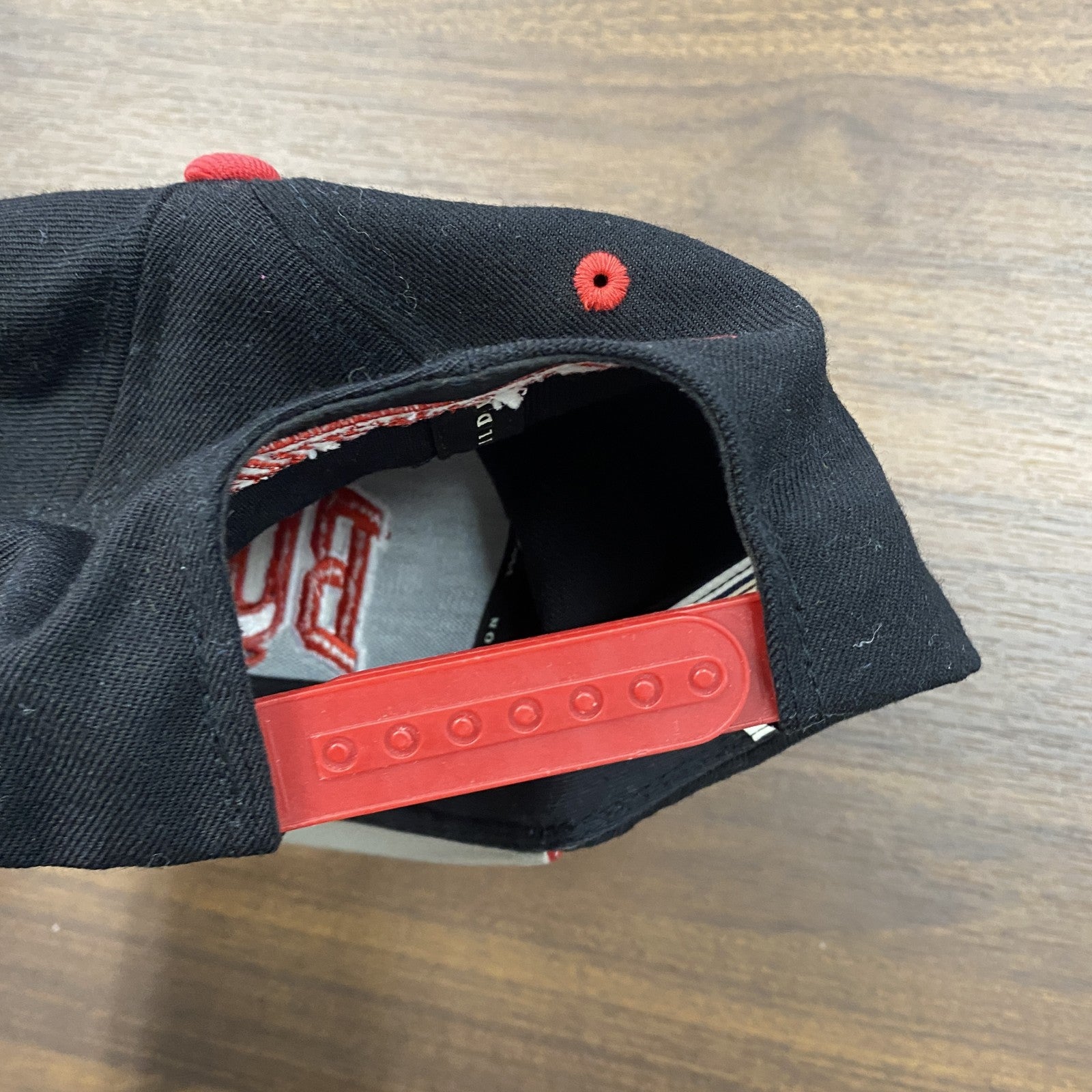 Chicago Bulls　シカゴブルス　NBA　6パネルキャップ　ベースボールキャップ　黒　ブラック　赤　レッド