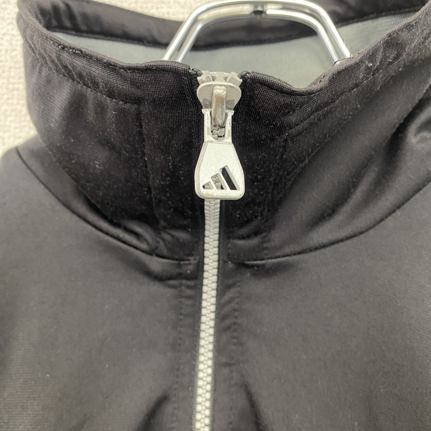 古着 used　90s　adidas　アディダス　長袖トラックジャケット　フルジップジャージ　ヴィンテージ　黒　ブラック　Mサイズ