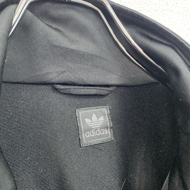 古着 used　adidas　アディダス　長袖トラックジャケット　フルジップジャージ　ヴィンテージ　ロゴ刺繍　黒　ブラック