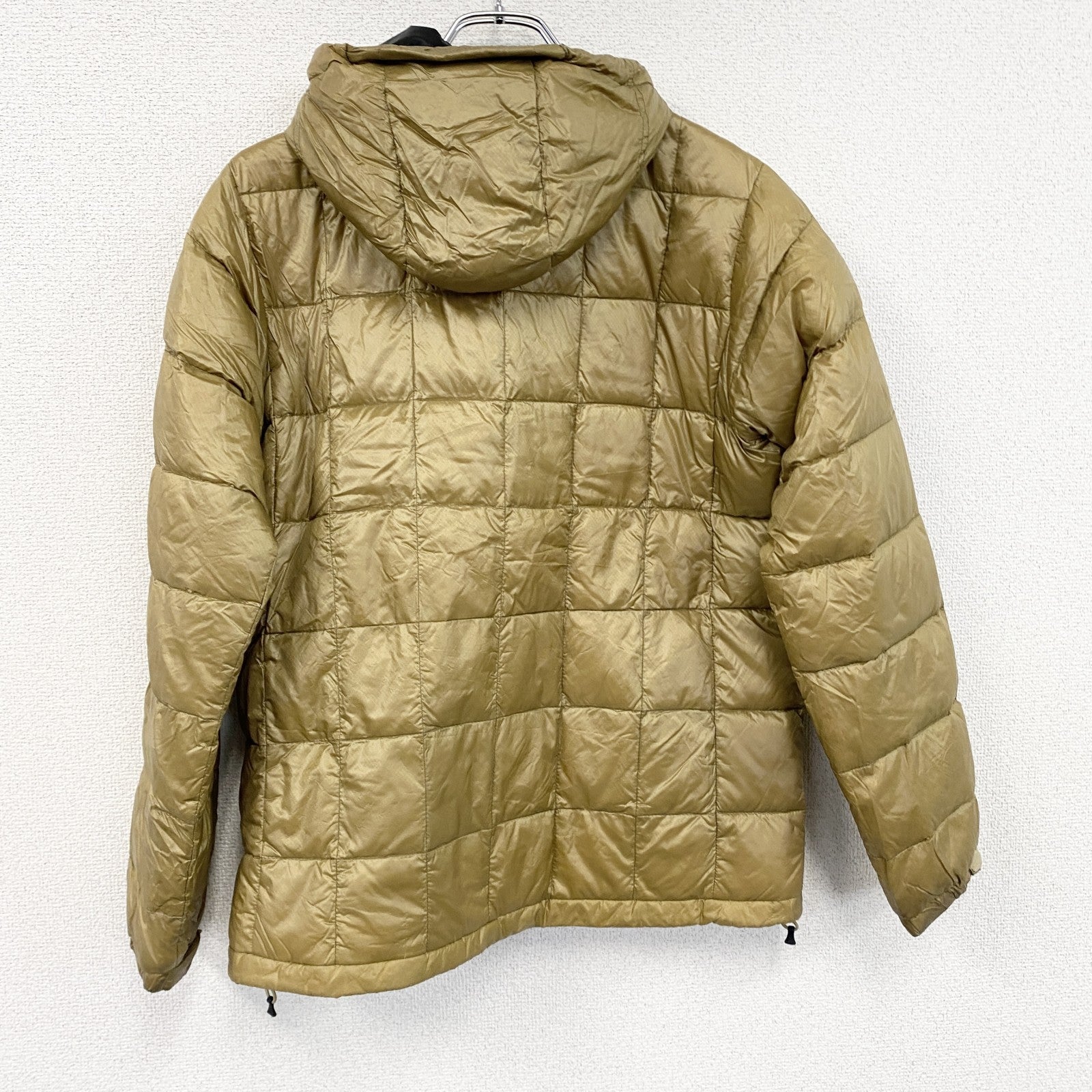 HELLY HANSENN　ヘリーハンセン　ダウンジャケット　ダウン80%　金色　ゴールド　Lサイズ