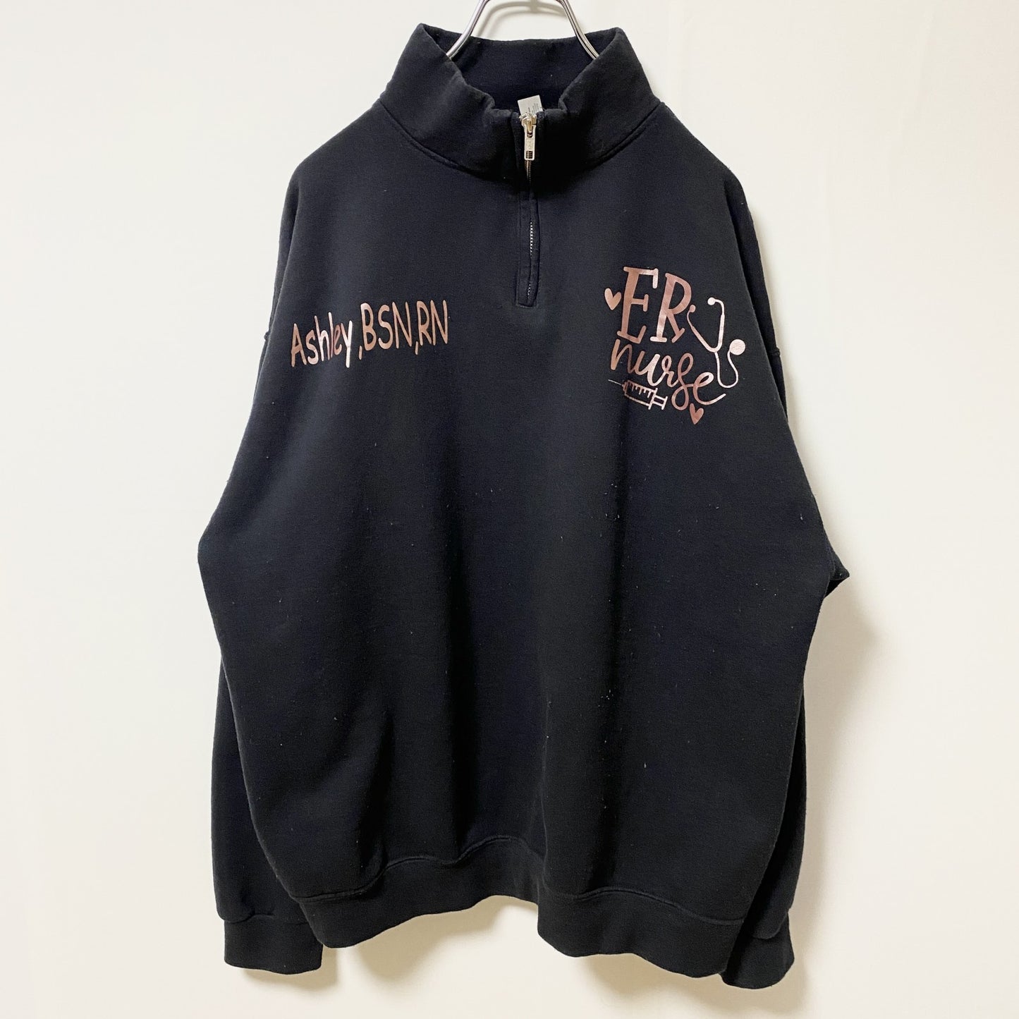 古着 used　JERZEES　ジャージーズ　長袖英字プリントハーフジップスウェット　トレーナー　黒　レトロデザイン　XLサイズ