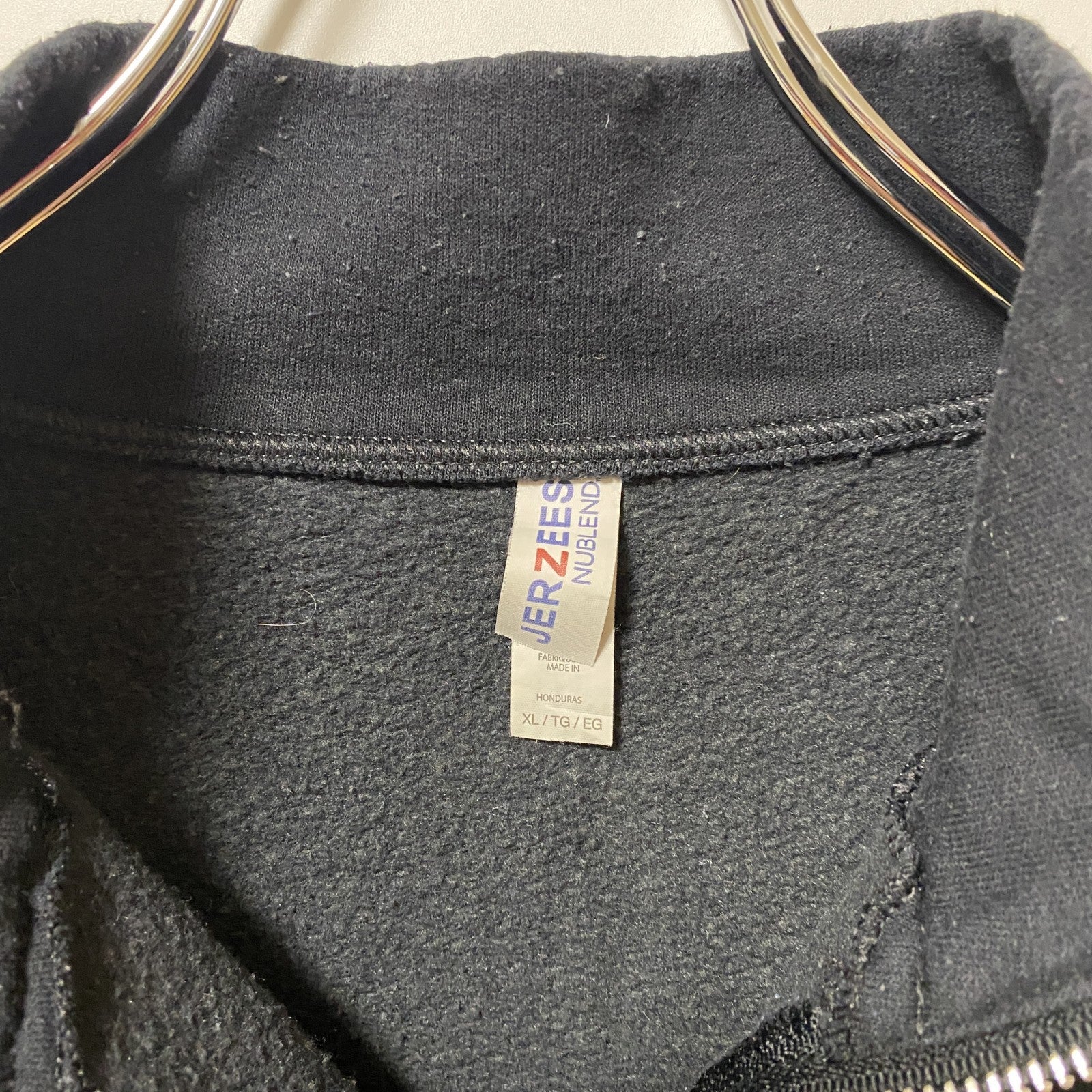 古着 used　JERZEES　ジャージーズ　長袖英字プリントハーフジップスウェット　トレーナー　黒　レトロデザイン　XLサイズ