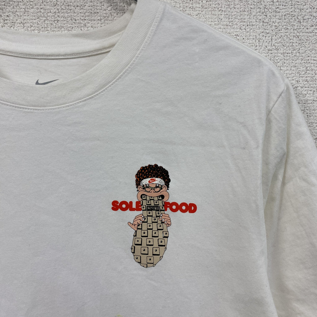 NIKE　ナイキ　半袖プリントTシャツ　白　ホワイト　XLサイズ