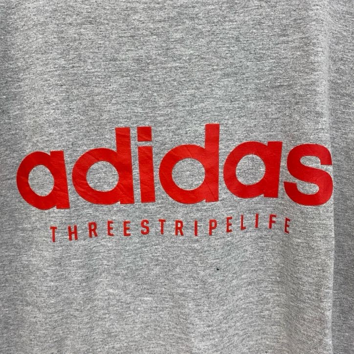古着 used　adidas　アディダス　半袖プリントTシャツ　スリーストライプ　クルーネック　グレー　XＸLサイズ