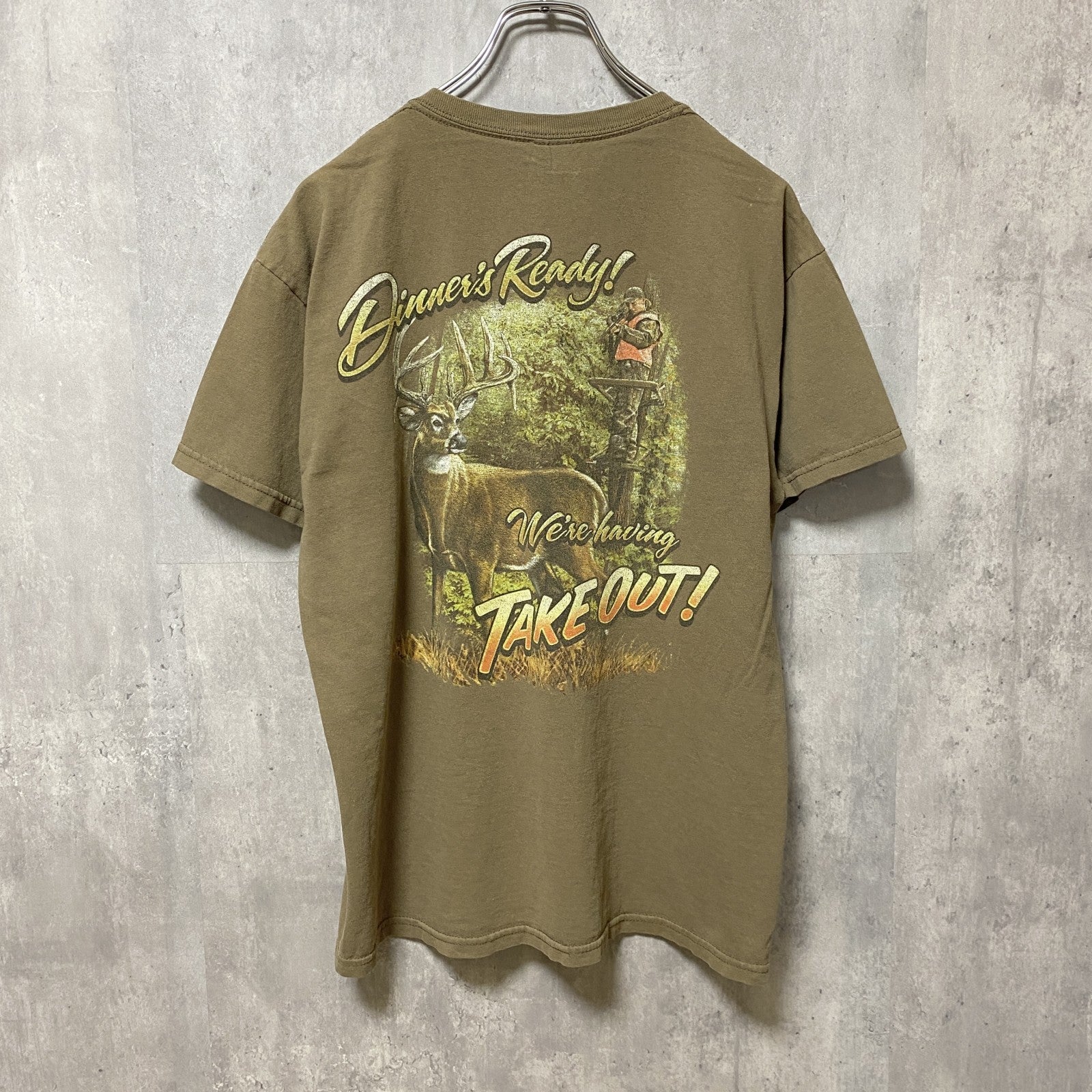 古着 used　GILDAN ギルダン　半袖アニマル柄プリントTシャツ　バックプリント　茶色　ブラウン　鹿　レトロデザイン　
