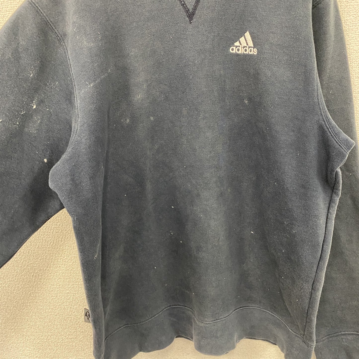00s　adidas　アディダス　スウェット/トレーナー　フェード　前V　パフォーマンスロゴ　刺繍ロゴ　紺　ネイビー　Mサイズ
