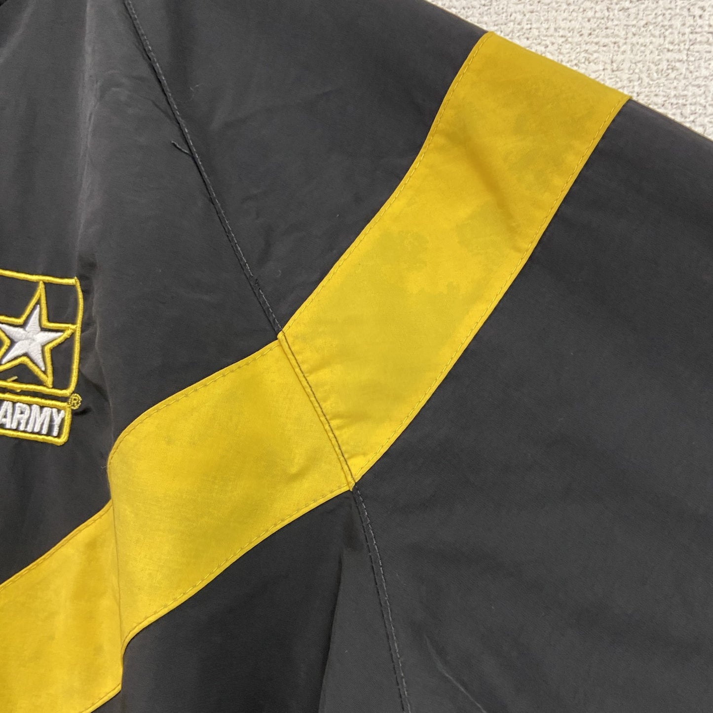U.S.ARMY　IPFU　トレーニングジャケット　ナイロンジャケット　ミリタリー　米軍　黒　ブラック