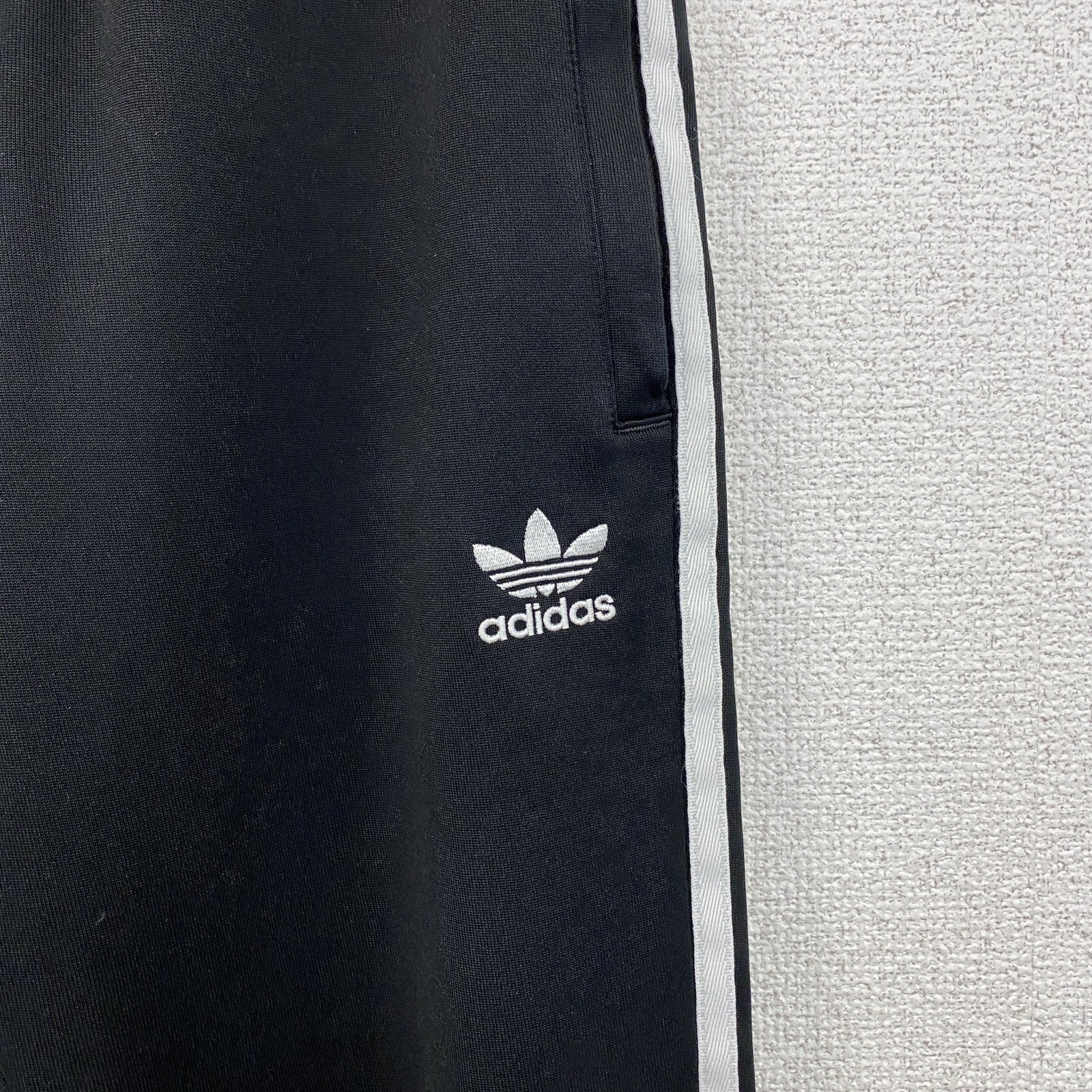 adidas　アディダス　トラックパンツ　トレフォイル　黒　ブラック　Mサイズ