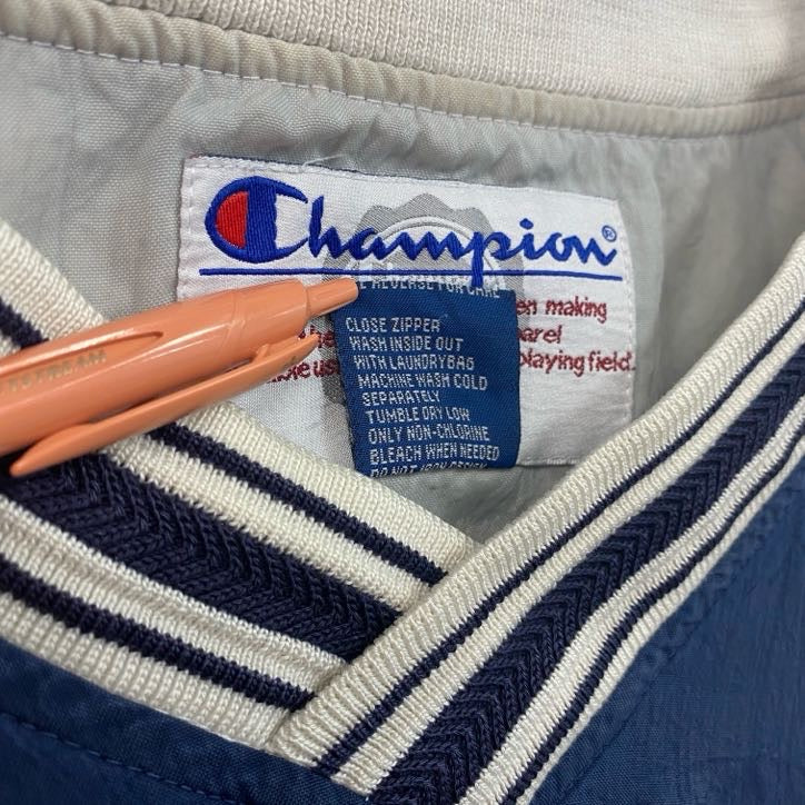 90s　champion　チャンピオン　プルオーバーナイロンジャケット　ヴィンテージ　ネイビー　Lサイズ