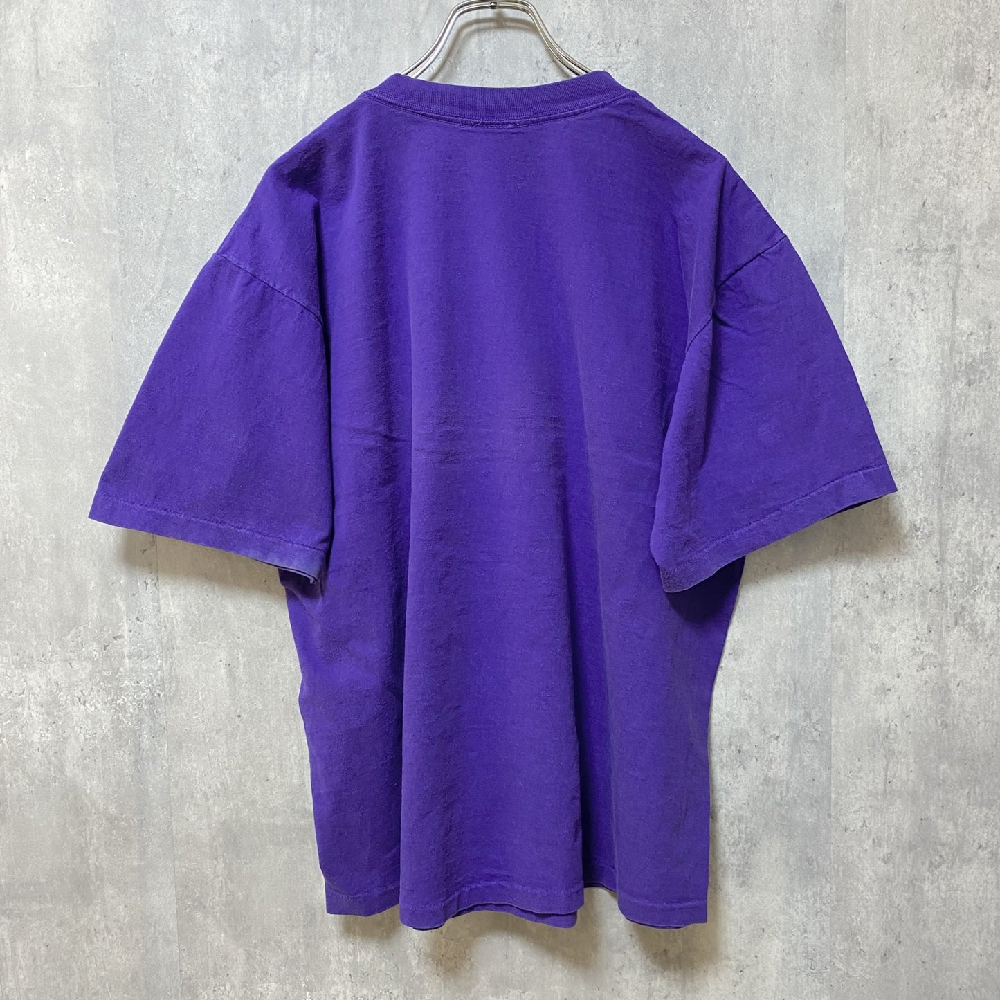 古着 used　90s　半袖プリントTシャツ　ワンポイント　ヴィンテージ　紫　パープル　シングルステッチ　レトロデザイン　