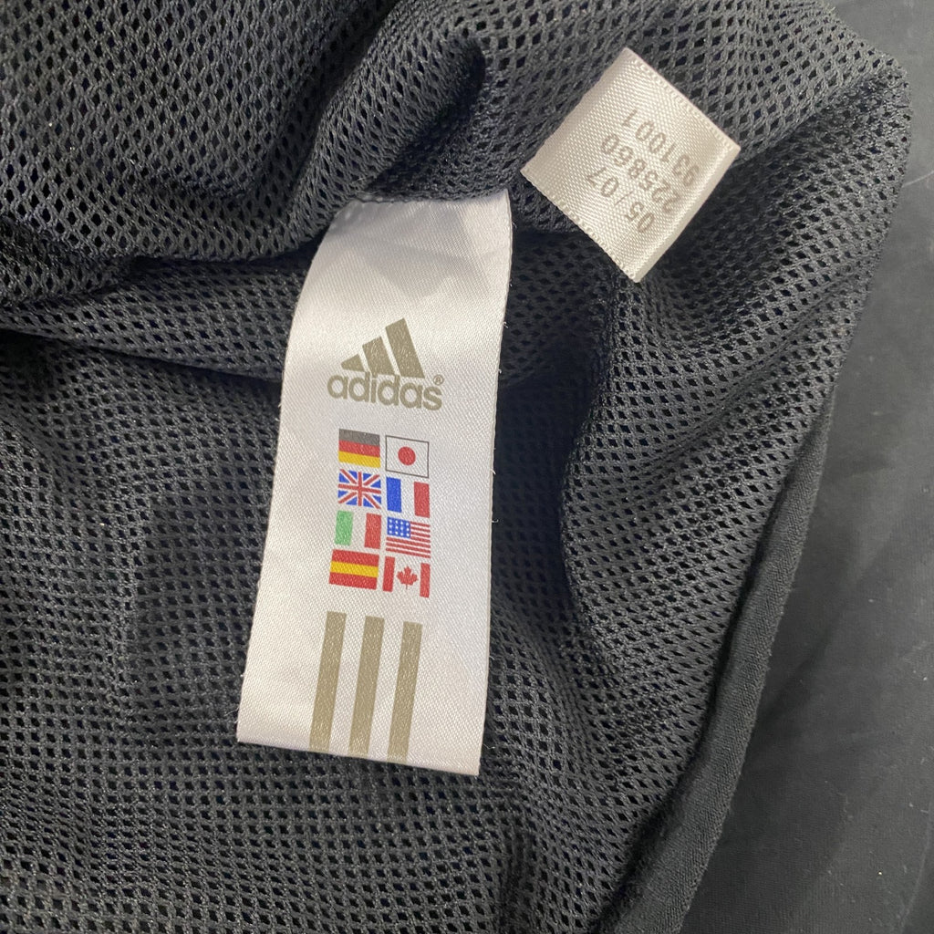 adidas　アディダス　プルオーバージャケット　ハーフジップ　黒　ブラック　Mサイズ