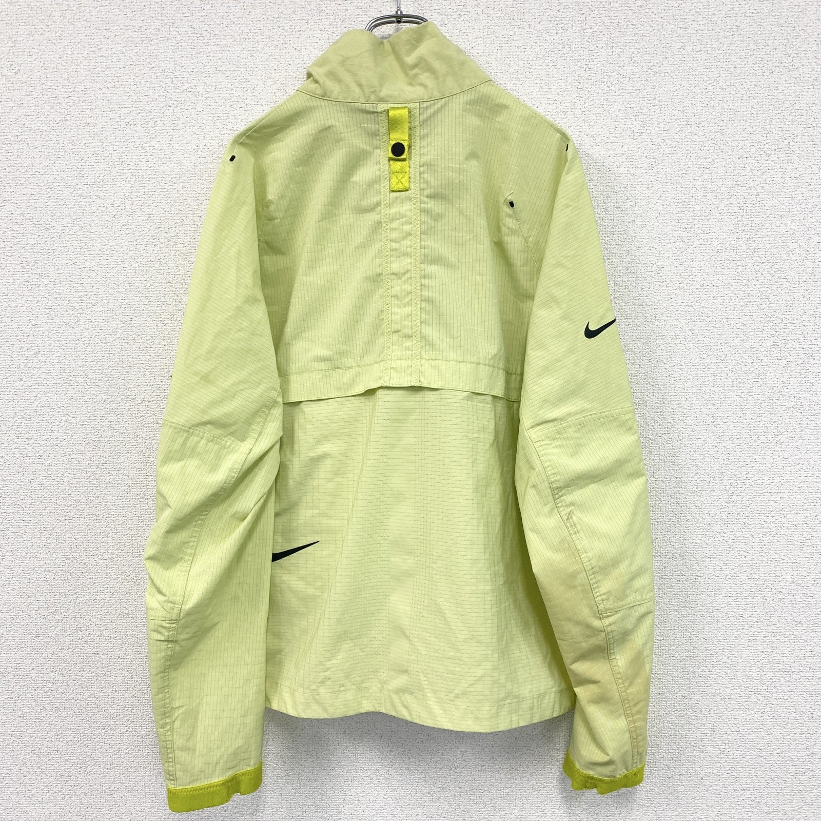 NIKE　ナイキ　プルオーバージャケット　ハーフジップ　スウッシュロゴ　黄色　イエロー　Mサイズ