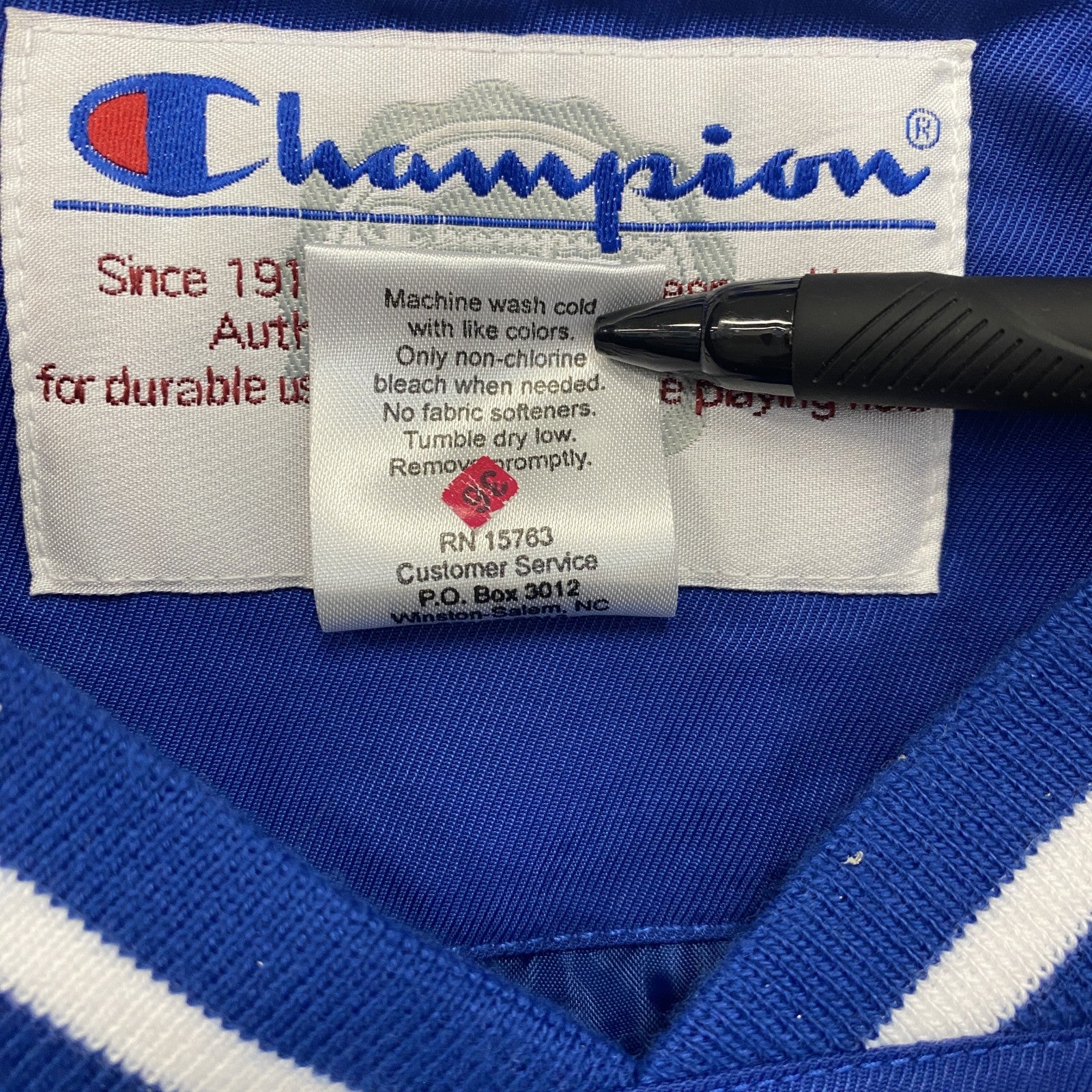 Champion　チャンピオン　プルオーバーナイロンジャケット　ロゴ刺繡　青　2XLサイズ