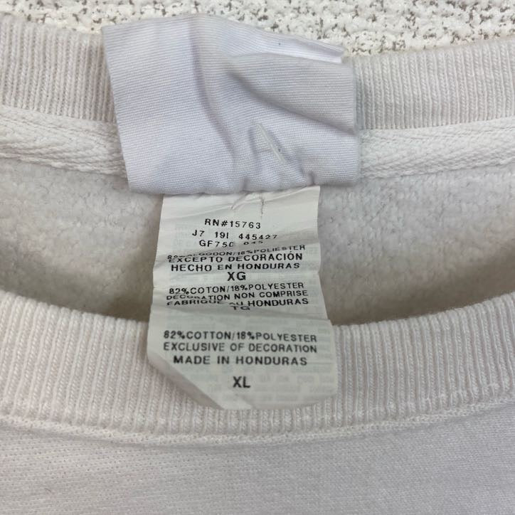 古着 used　Champion　チャンピオン　長袖スウェット　リバースウィーブ　刺ロゴ　白　ホワイト　XLサイズ