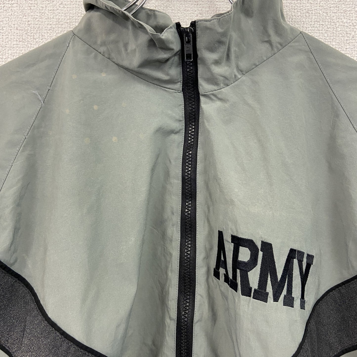 00s　U.S.ARMY　IPFU　トレーニングジャケット　ナイロンジャケット　ミリタリー　ヴィンテージ　カーキ　Lサイズ